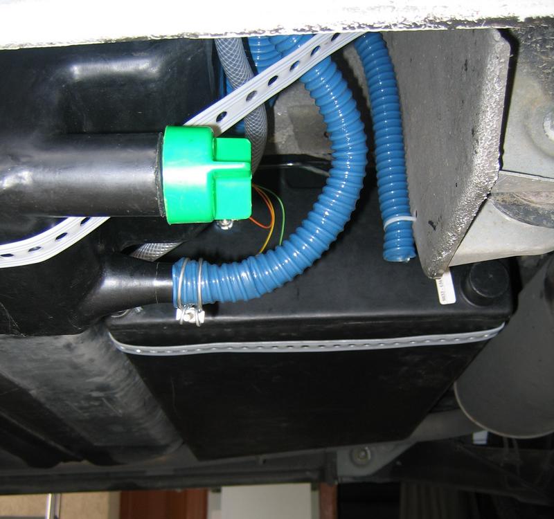 R�servoirs eaux us�es et eau propre sous ch�ssis